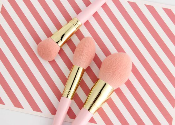 ভোনিরা বিউটি অ্যাঙ্গেলড বাফার ফাউন্ডেশন ভেগান ক্রুয়েলটি ফ্রি ট্যাকলন সিন্থেটিক হেয়ার এবং পুনর্ব্যবহারযোগ্য বার্চ কাঠের হ্যান্ডেল সহ ব্রাশ